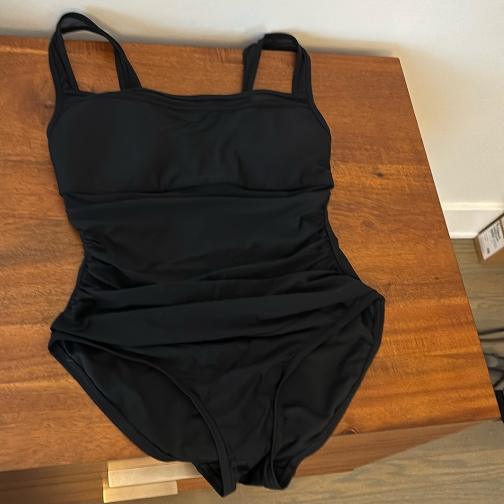 Women DKNY Black One Piece Bathing Suit in Size 4